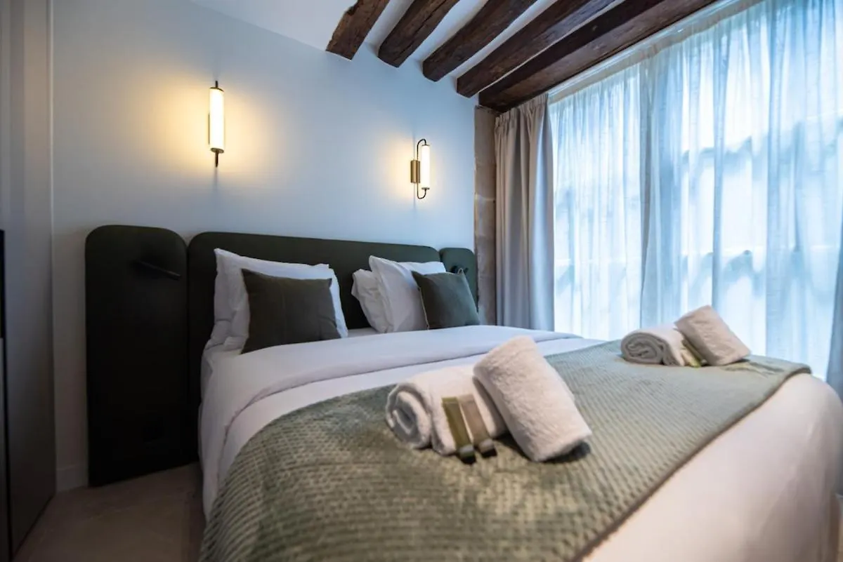 Apartment Luxury 2Br - Place Des Vosges - Le Marais Paris